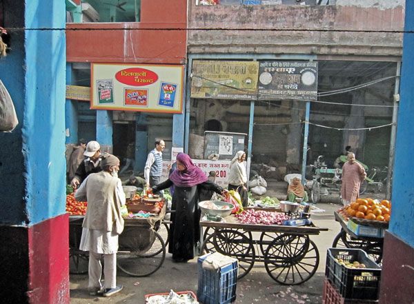 THE HAWKER’S CRY: “NAVIGATING INDIA’S HAWKING AND STREET VENDING CRISIS” 